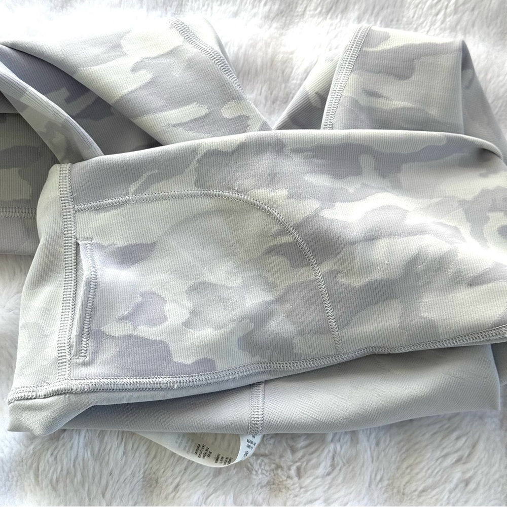 NWOT LULULEMON Wunder Under High-Rise Short 10" Camouflage, Biker Shorts, Size 2 - Picture 10 of 10